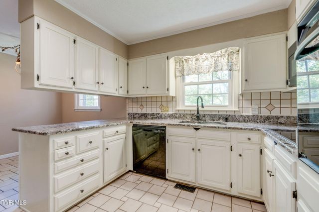 209 Coralwood Drive, Kingsport, TN 37663