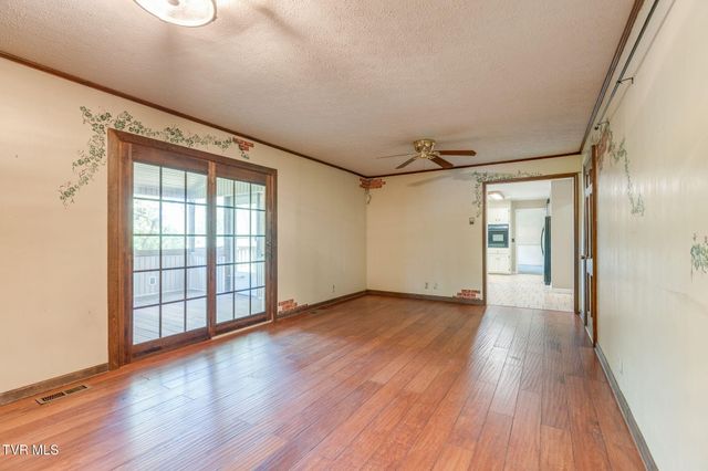 209 Coralwood Drive, Kingsport, TN 37663
