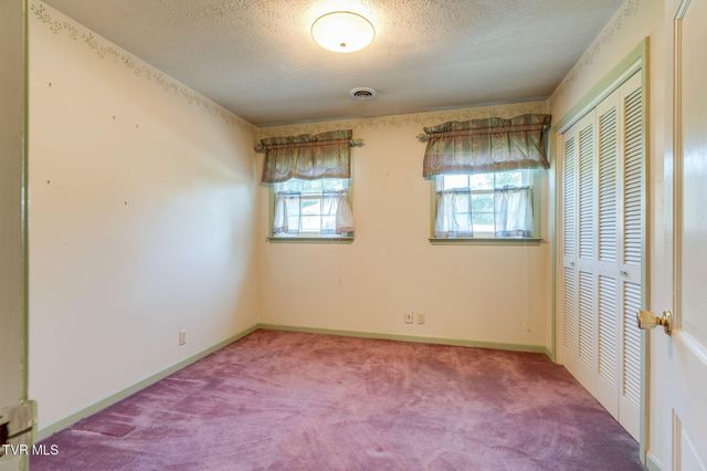 209 Coralwood Drive, Kingsport, TN 37663