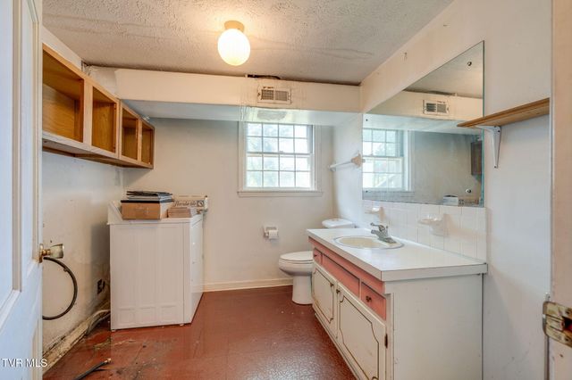 209 Coralwood Drive, Kingsport, TN 37663