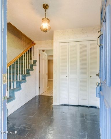 209 Coralwood Drive, Kingsport, TN 37663