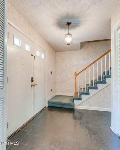 209 Coralwood Drive, Kingsport, TN 37663