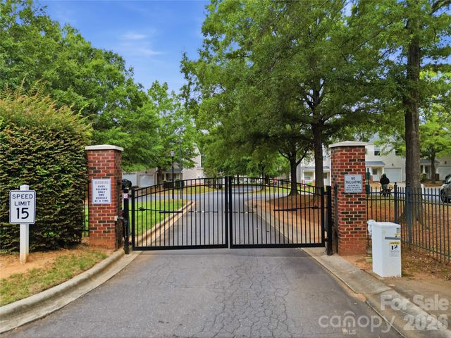 5836 Pisgah Way, Charlotte, NC 28217