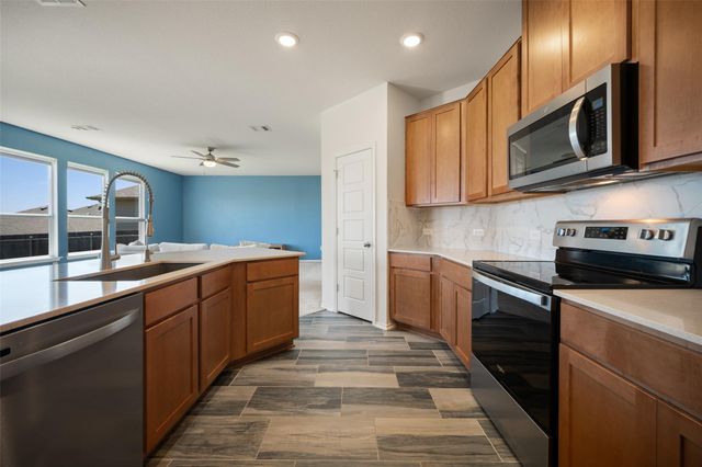 158 Crimson LN, Kyle, TX 78640