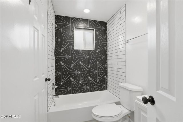 920 E MONTEBELLO Avenue, Phoenix, AZ 85014