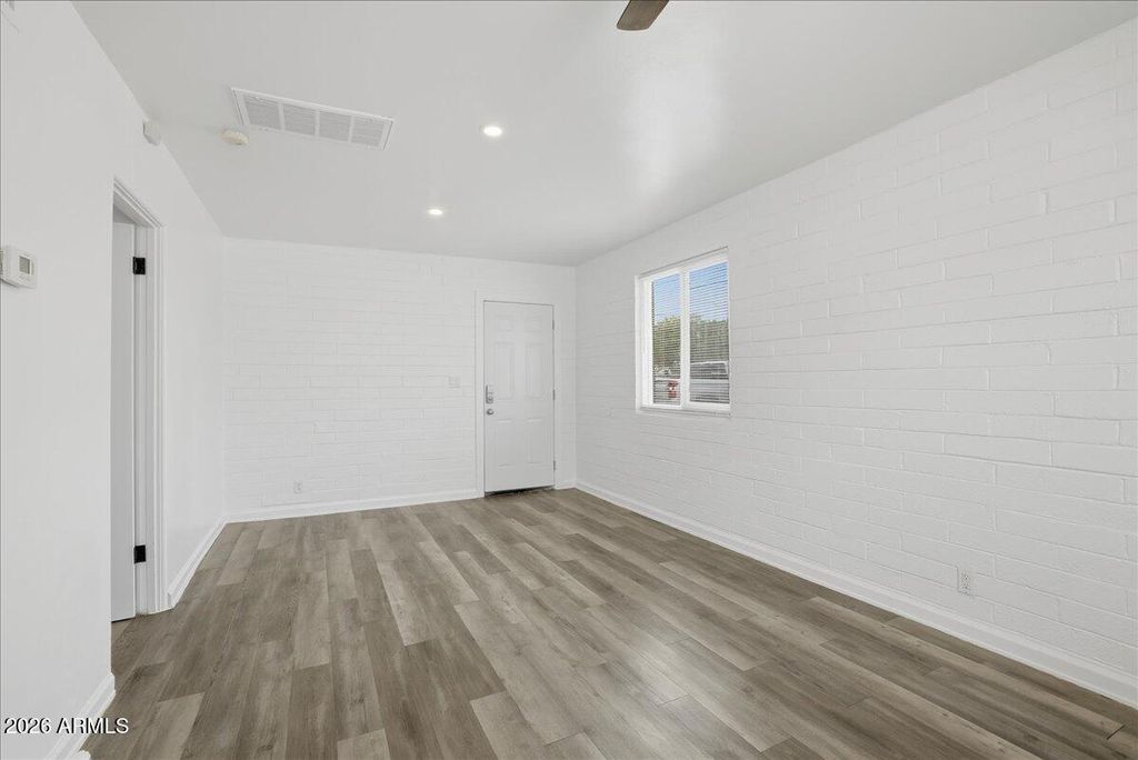 Image 19 of property listing at 920 E MONTEBELLO Avenue, Phoenix, AZ 85014