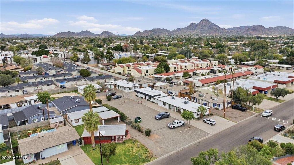 Image 3 of property listing at 920 E MONTEBELLO Avenue, Phoenix, AZ 85014