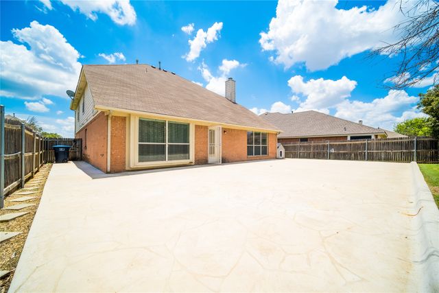4500 Shady Hollow Drive, Fort Worth, TX 76123