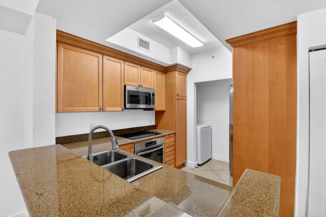 1660 Renaissance Commons Boulevard 2626, Boynton Beach, FL 33426