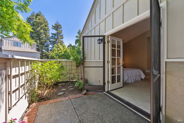 18509 Wellesley Ct, Sonoma, CA 95476
