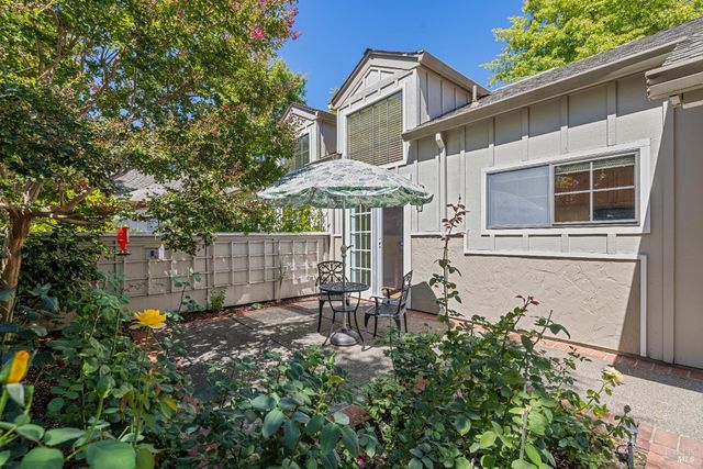 18509 Wellesley Ct, Sonoma, CA 95476