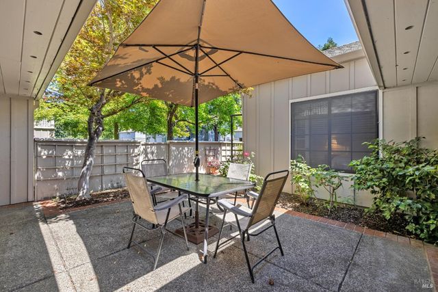 18509 Wellesley Ct, Sonoma, CA 95476