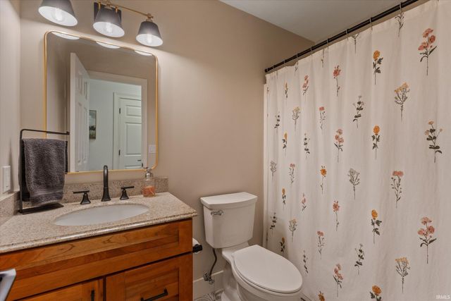 51215 Enchanted Oak Court, South Bend, IN 46628