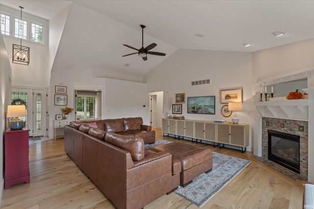 51215 Enchanted Oak Court, South Bend, IN 46628