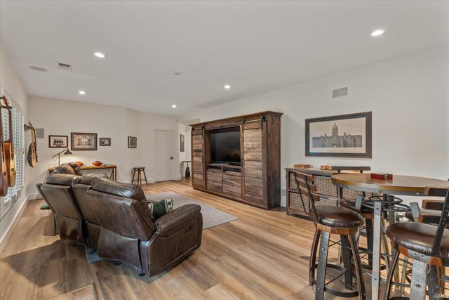 51215 Enchanted Oak Court, South Bend, IN 46628