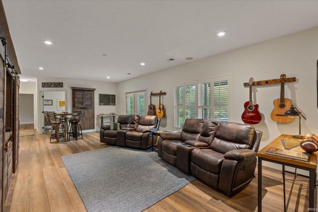 51215 Enchanted Oak Court, South Bend, IN 46628