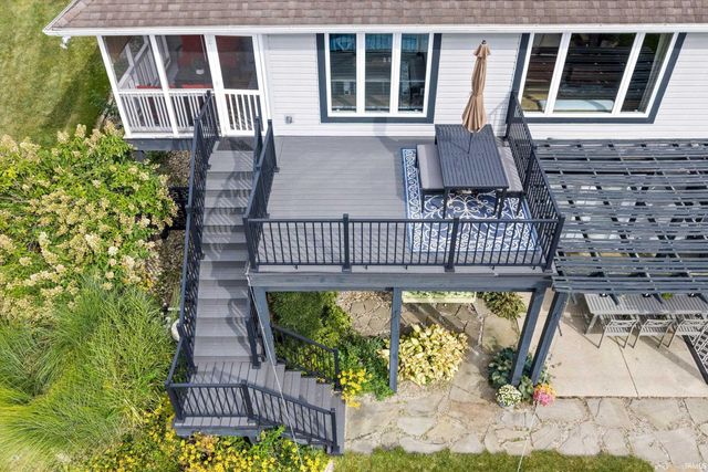 51215 Enchanted Oak Court, South Bend, IN 46628