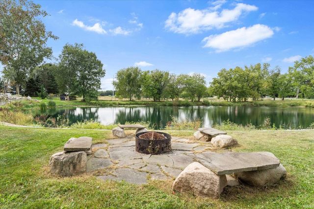 51215 Enchanted Oak Court, South Bend, IN 46628