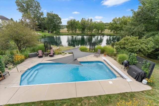 51215 Enchanted Oak Court, South Bend, IN 46628
