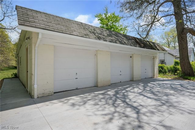 7531 Macedonia Road, Oakwood, OH 44146