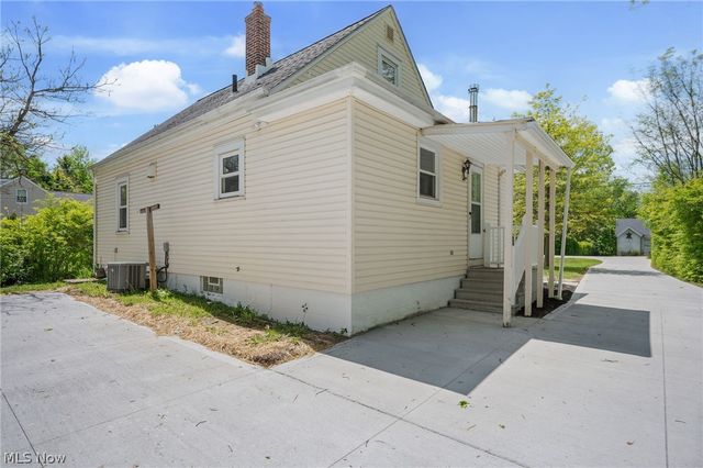 7531 Macedonia Road, Oakwood, OH 44146
