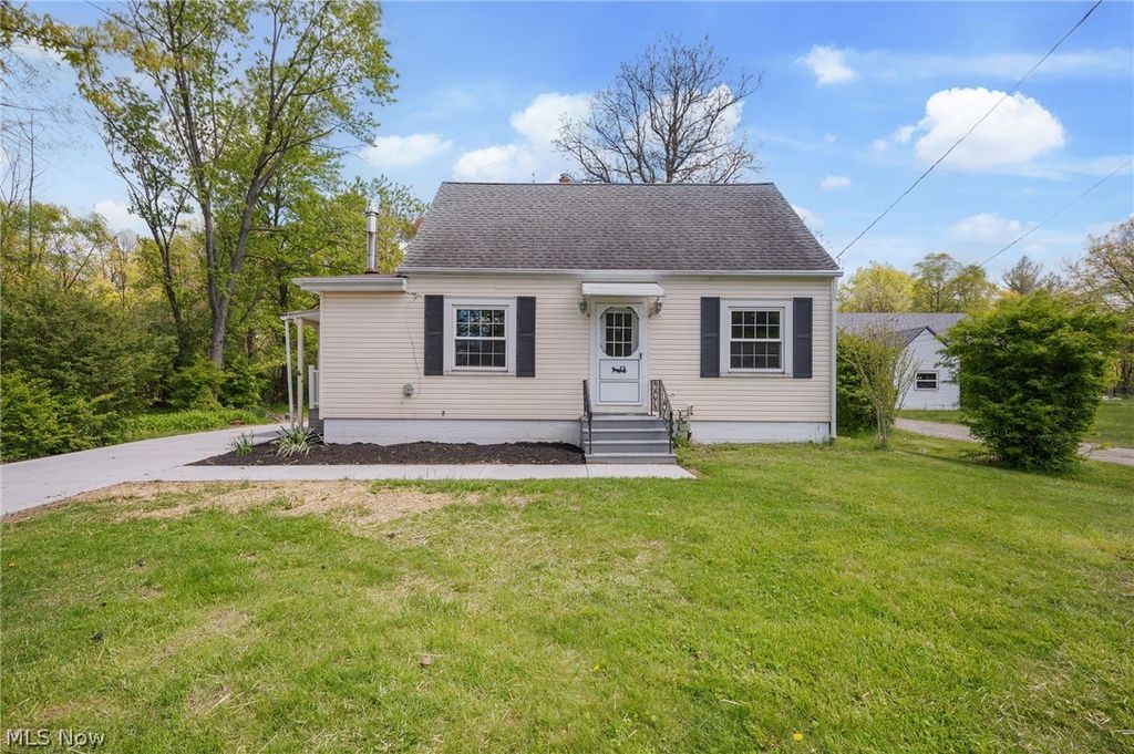 7531 Macedonia Road, Oakwood, OH 44146