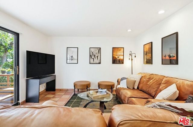 970 100 Palm Avenue 100, West Hollywood, CA 90069