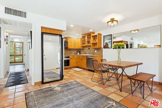 970 100 Palm Avenue 100, West Hollywood, CA 90069