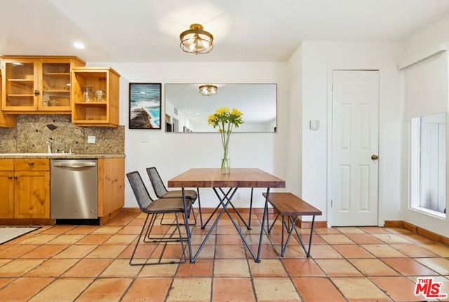 970 100 Palm Avenue 100, West Hollywood, CA 90069