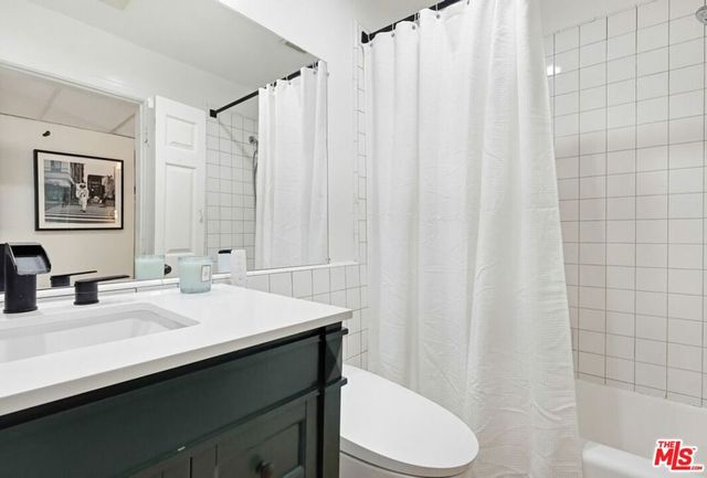 970 100 Palm Avenue 100, West Hollywood, CA 90069