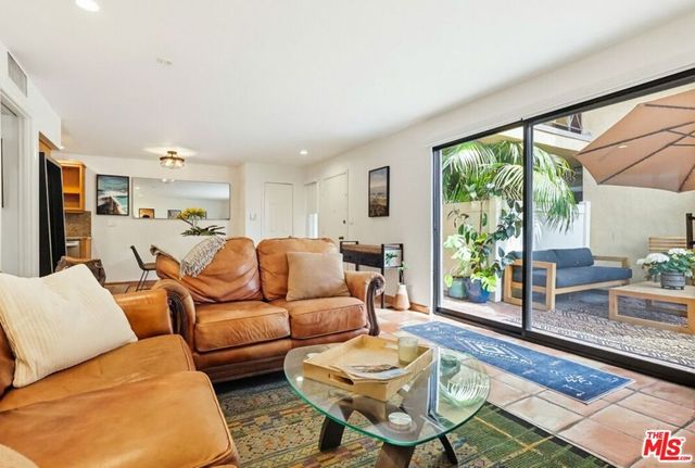 970 100 Palm Avenue 100, West Hollywood, CA 90069