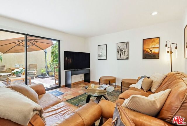 970 100 Palm Avenue 100, West Hollywood, CA 90069