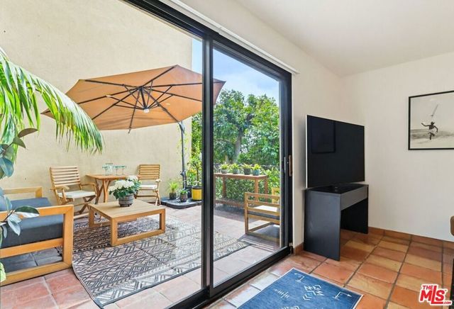 970 100 Palm Avenue 100, West Hollywood, CA 90069