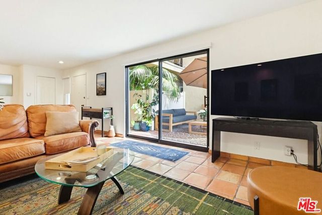 970 100 Palm Avenue 100, West Hollywood, CA 90069