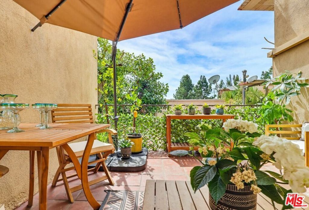 970 100 Palm Avenue 100, West Hollywood, CA 90069