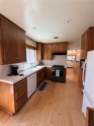 3402 Henrietta, La Crescenta, CA 91214