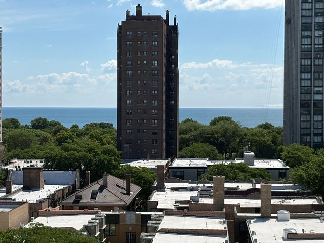 1122 W Catalpa Avenue 902, Chicago, IL 60640