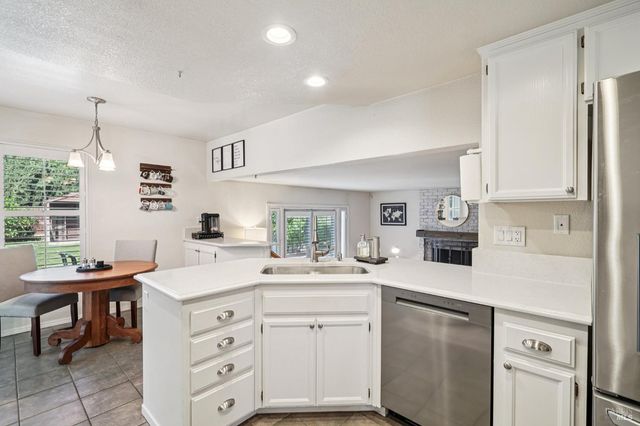 301 Portsmouth Ave, Vacaville, CA 95687