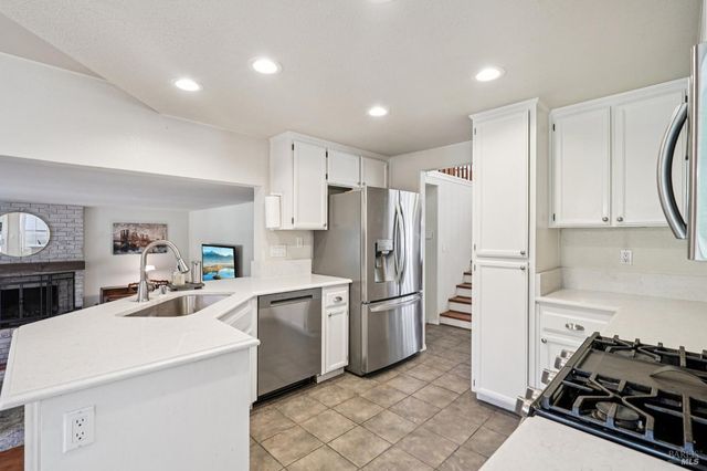 301 Portsmouth Ave, Vacaville, CA 95687