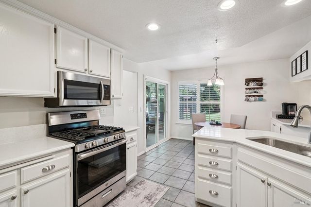 301 Portsmouth Ave, Vacaville, CA 95687