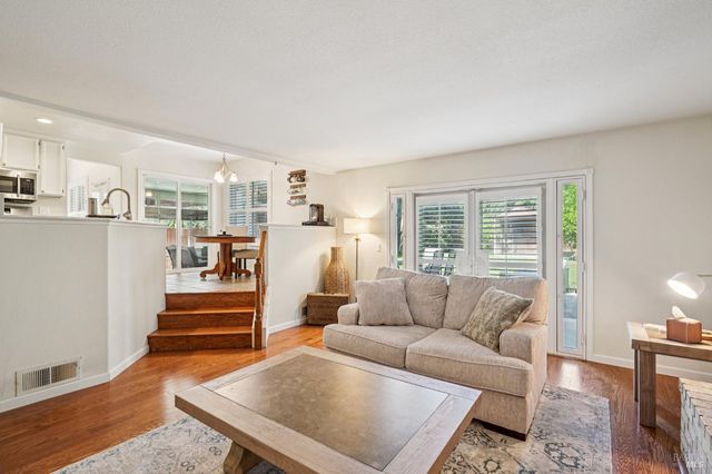 301 Portsmouth Ave, Vacaville, CA 95687