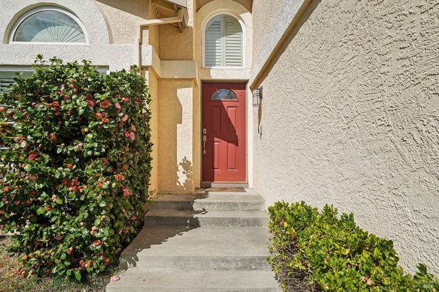 301 Portsmouth Ave, Vacaville, CA 95687