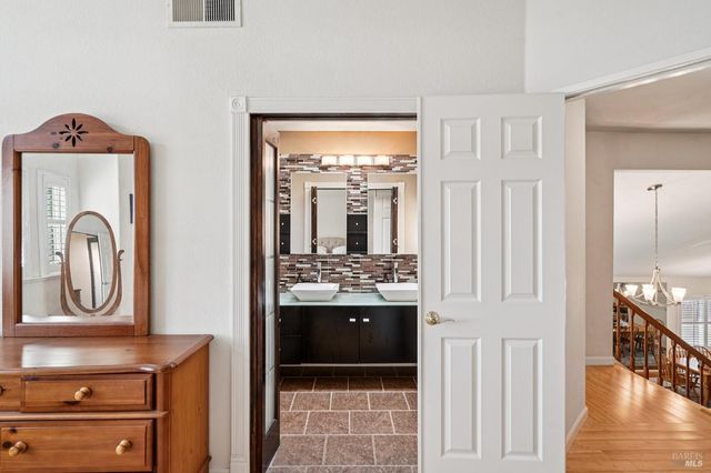 301 Portsmouth Ave, Vacaville, CA 95687