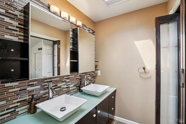 301 Portsmouth Ave, Vacaville, CA 95687