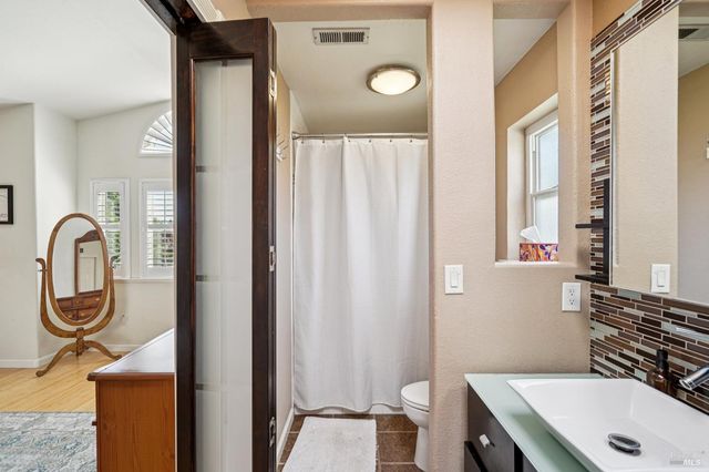 301 Portsmouth Ave, Vacaville, CA 95687