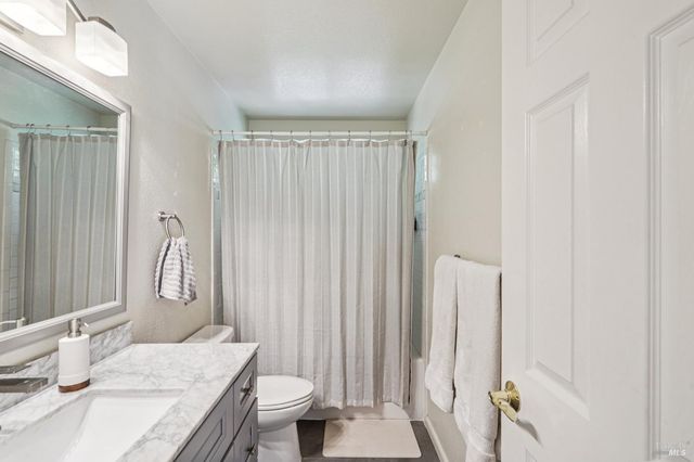 301 Portsmouth Ave, Vacaville, CA 95687