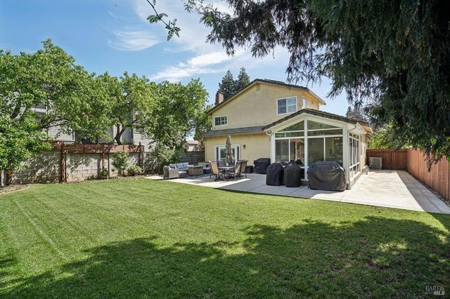 301 Portsmouth Ave, Vacaville, CA 95687