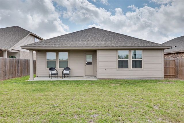 8113 Cattlemen Dr, Corpus Christi, TX 78414