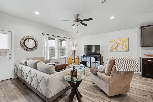 8113 Cattlemen Dr, Corpus Christi, TX 78414