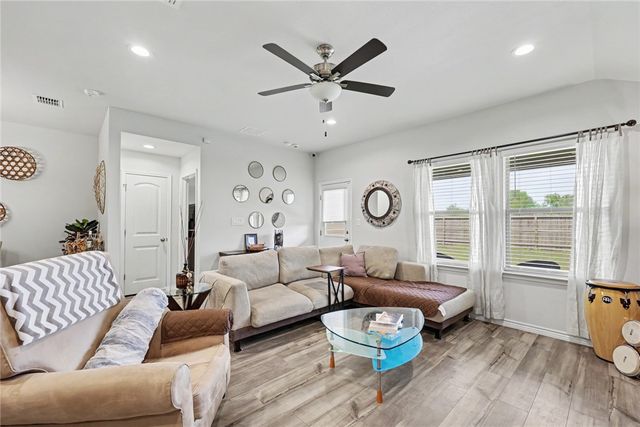 8113 Cattlemen Dr, Corpus Christi, TX 78414